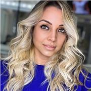 Profesora de castellano, nativo; ofrece clases particulares.
Apasionada de la lectura y la escritura